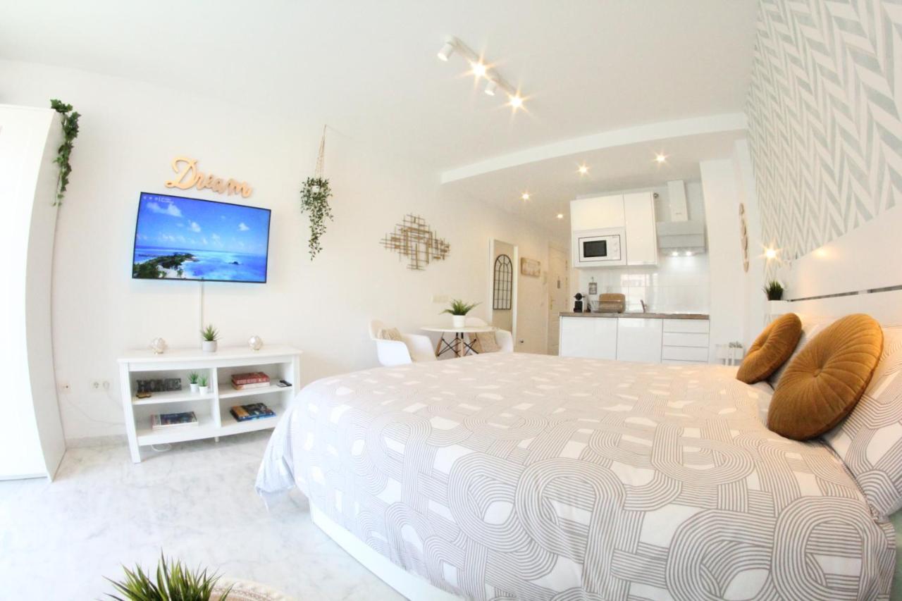 Torremolinos - New Central Studio Plata With Balcony Apartamento Exterior foto