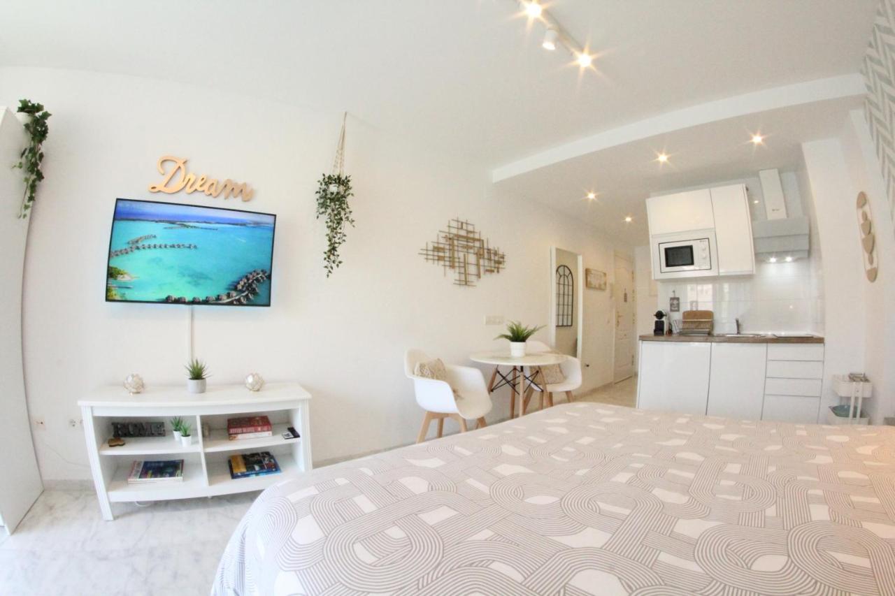 Torremolinos - New Central Studio Plata With Balcony Apartamento Exterior foto